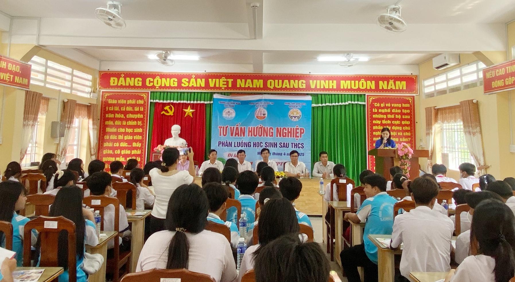 JPC tổ chức gặp gỡ, định hướng cho các bạn học sinh THCS & THPT Long Hưng