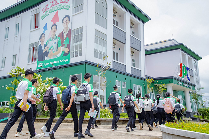 Trường Trung cấp Kỹ năng Chuyên nghiệp Nhật Bản - Japan ProSkills College - JPC giới thiệu mô hình đào tạo Trung cấp hoàn toàn khác biệt 