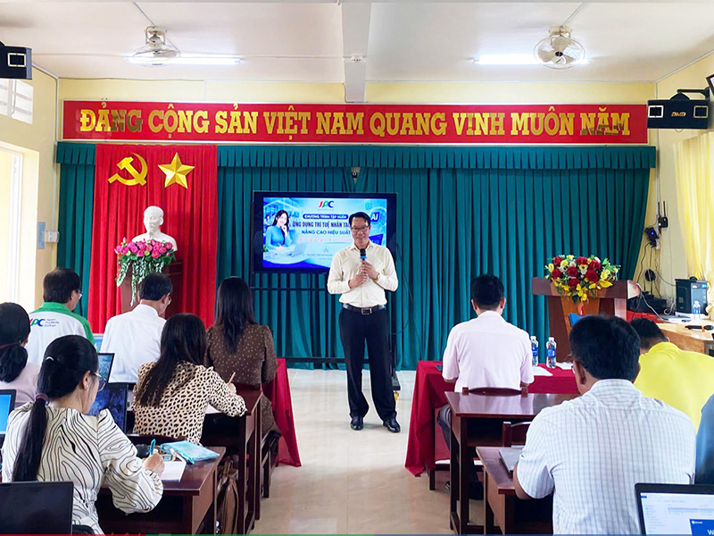 JPC ĐỒNG HÀNH CÙNG THẦY CÔ THPT MỸ XUYÊN: CHỦ ĐỘNG LÀM CHỦ AI TRONG GIÁO DỤC 